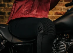 Motogirl Sherrie Zwart Regular -Rij Veilig Winkel motogirl sherrie black legging regular1
